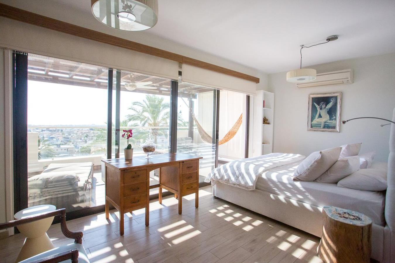 Penthouse Duplex Overlooking The Mediterranean 拉纳卡 外观 照片