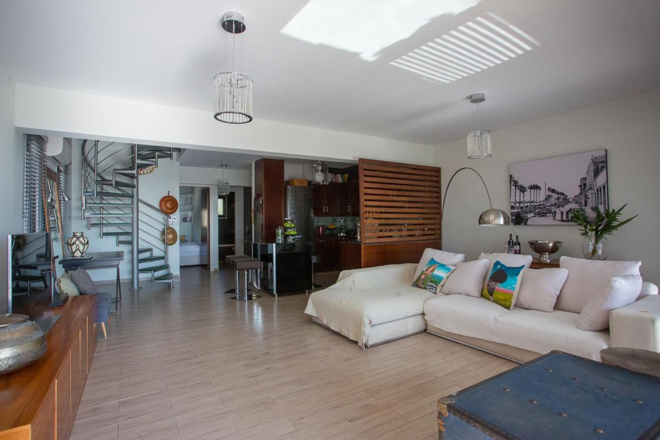 Penthouse Duplex Overlooking The Mediterranean 拉纳卡 外观 照片